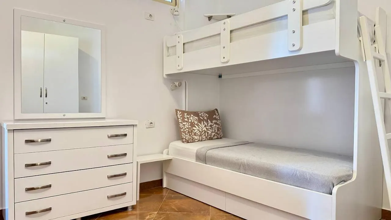 Ionian Sea View Apartment Sarandë 0*,  阿尔巴尼亚